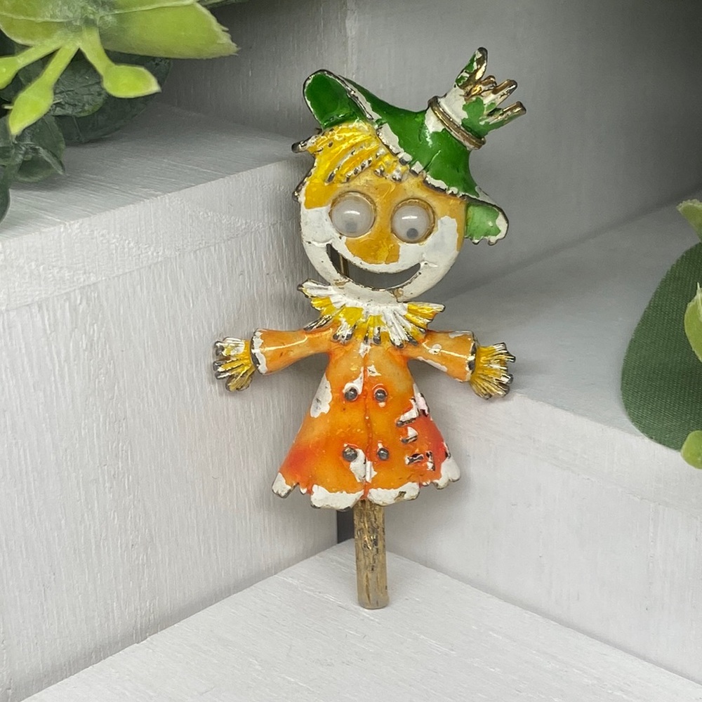 🔥3/$18🔥 Vintage LIND-GAL scarecrow brooch